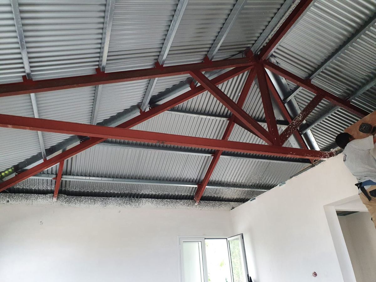 Ossature métallique avant pose